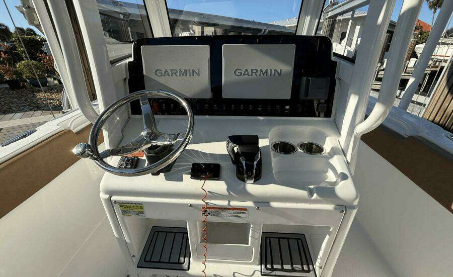 24ft Sea Hunt Yacht For Sale