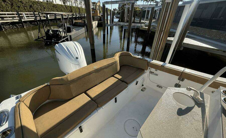 24ft Sea Hunt Yacht For Sale