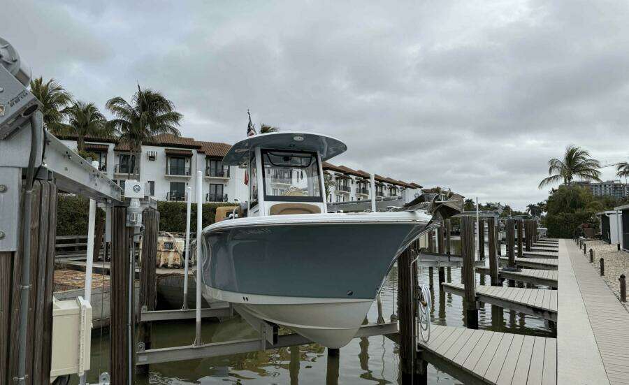 24ft Sea Hunt Yacht For Sale