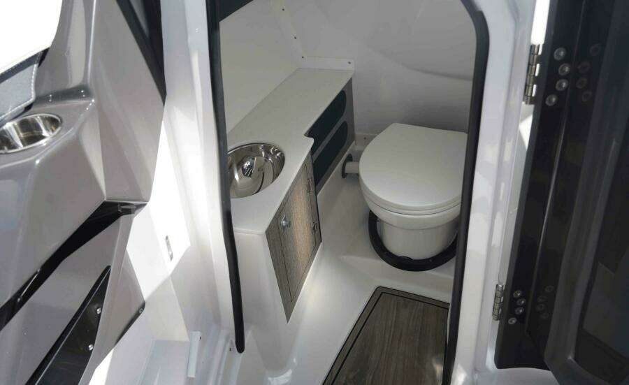 28ft Monterey Yacht For Sale