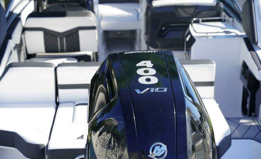 28ft Monterey Yacht For Sale