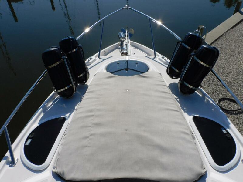 28' 2019 Regal 28 Express