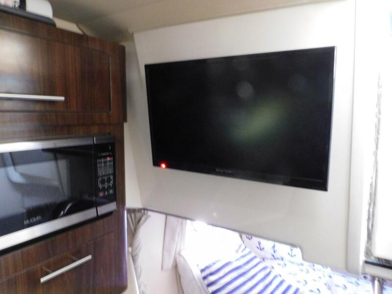 28' 2019 Regal 28 Express