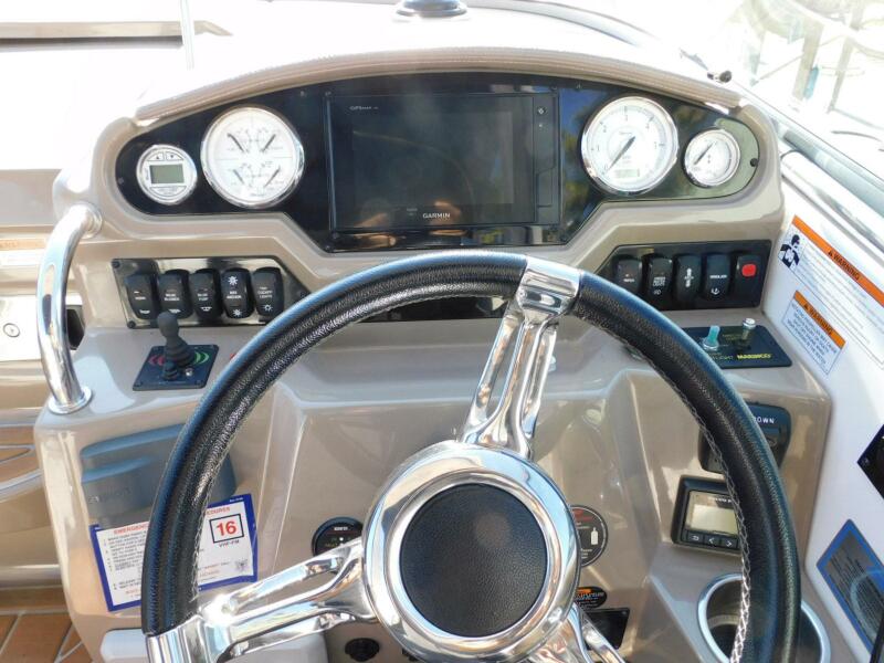 28' 2019 Regal 28 Express