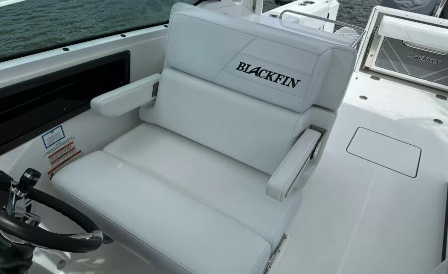 27' 2020 Blackfin 272DC