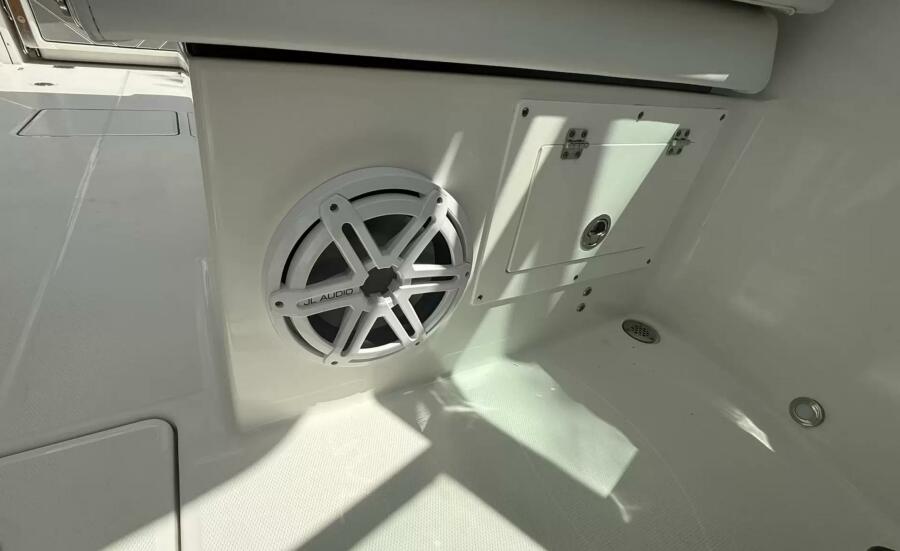 27' 2020 Blackfin 272DC