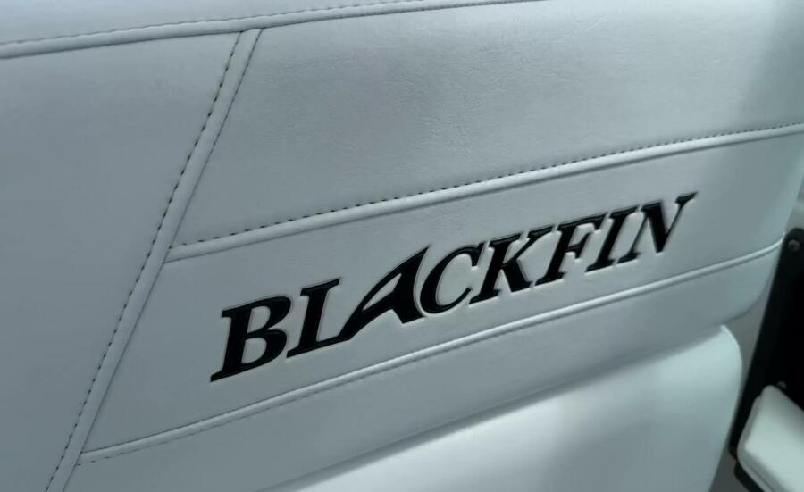 27' 2020 Blackfin 272DC