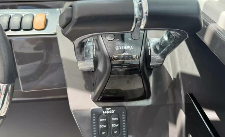 27' 2020 Blackfin 272DC