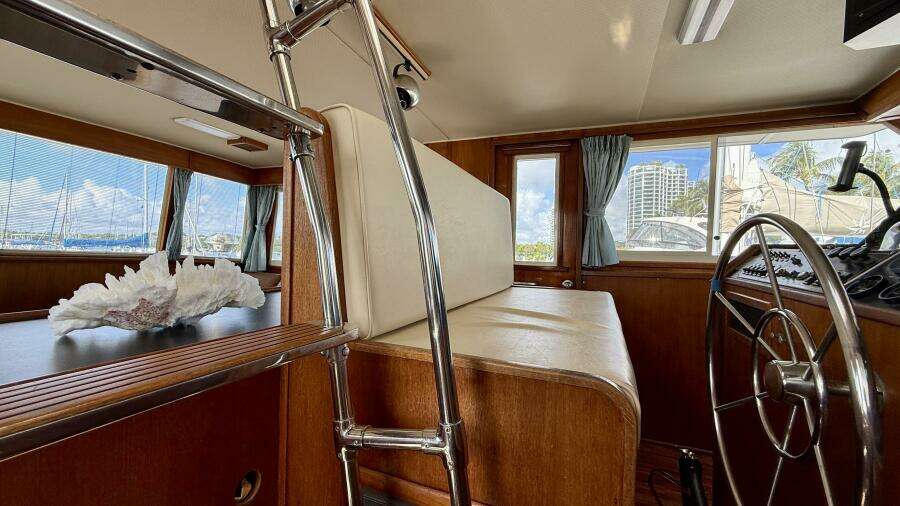 MOONLIGHT MIST 50ft Chris Craft Yacht For Sale