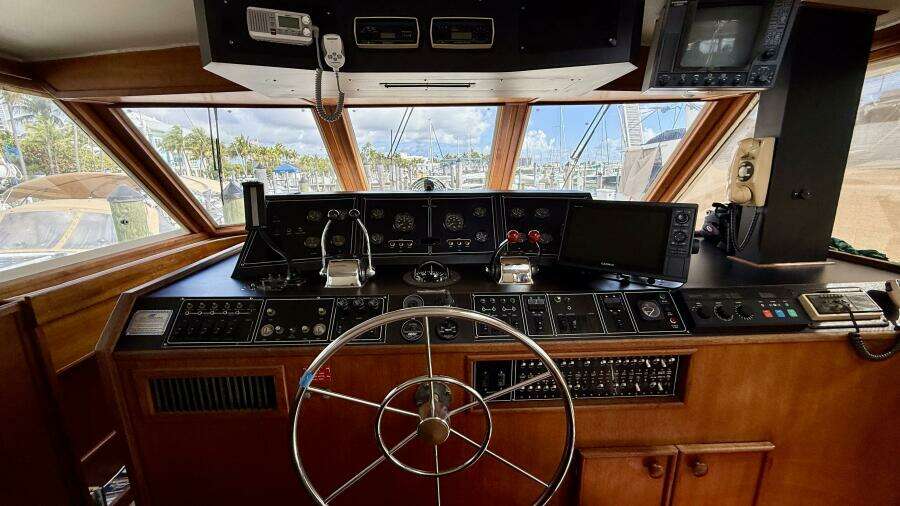 MOONLIGHT MIST 50ft Chris Craft Yacht For Sale