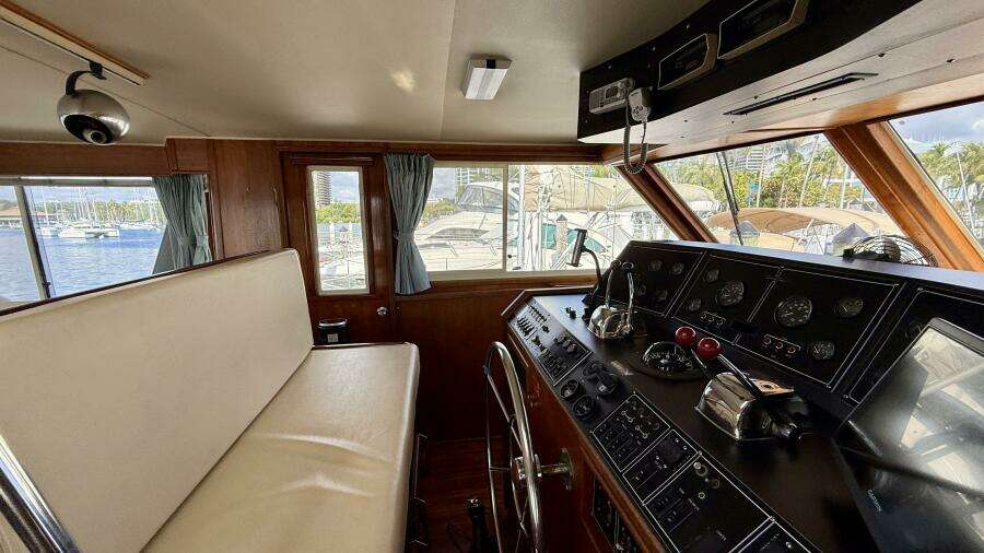 MOONLIGHT MIST 50ft Chris Craft Yacht For Sale