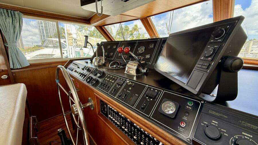 MOONLIGHT MIST 50ft Chris Craft Yacht For Sale