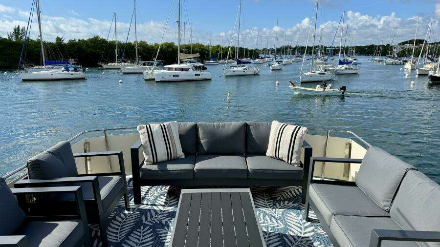 MOONLIGHT MIST 50ft Chris Craft Yacht For Sale