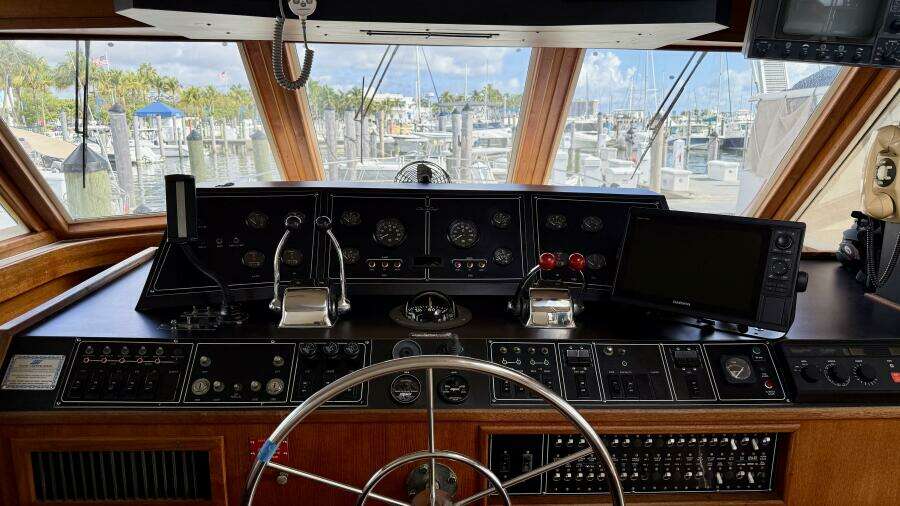 MOONLIGHT MIST 50ft Chris Craft Yacht For Sale