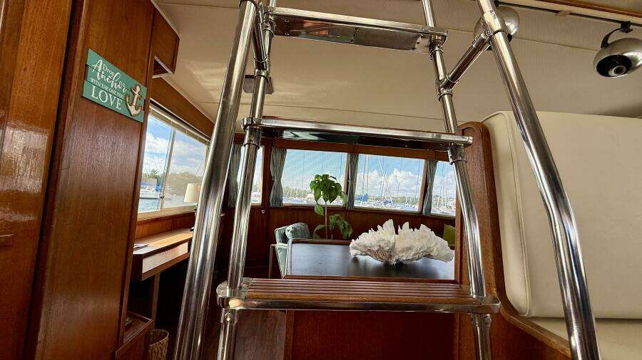 MOONLIGHT MIST 50ft Chris Craft Yacht For Sale