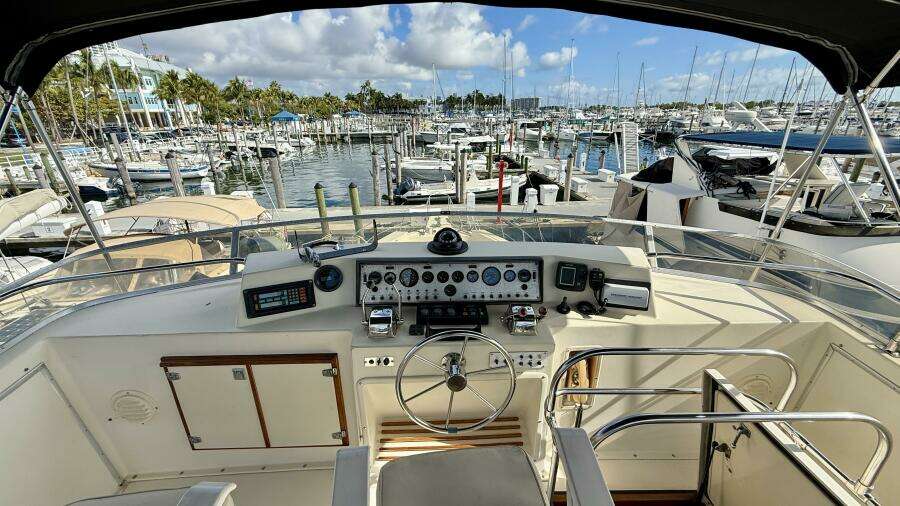MOONLIGHT MIST 50ft Chris Craft Yacht For Sale