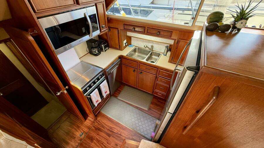 MOONLIGHT MIST 50ft Chris Craft Yacht For Sale