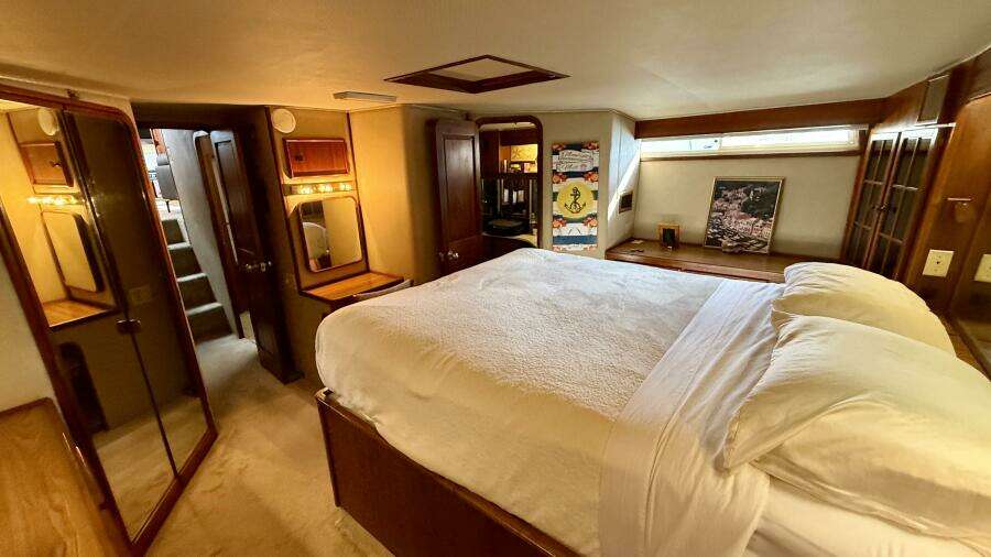 MOONLIGHT MIST 50ft Chris Craft Yacht For Sale