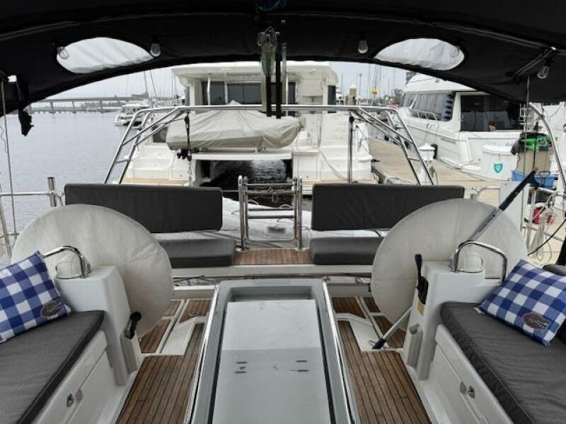 45' 2014 Beneteau 45