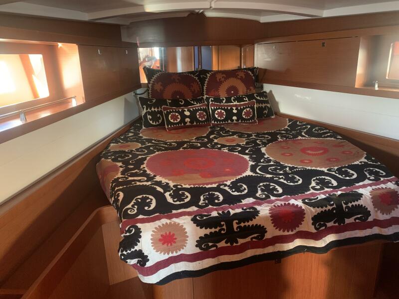 45' 2014 Beneteau 45