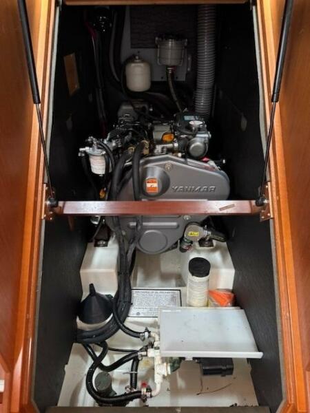 45' 2014 Beneteau 45