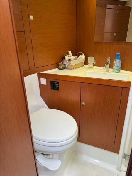 45' 2014 Beneteau 45