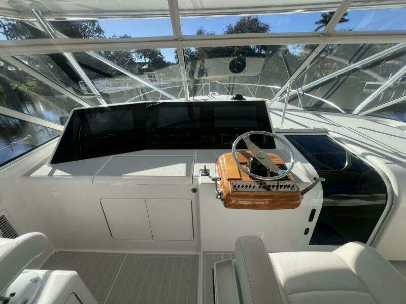 Viking 52 SILENT PARTNER - Helm