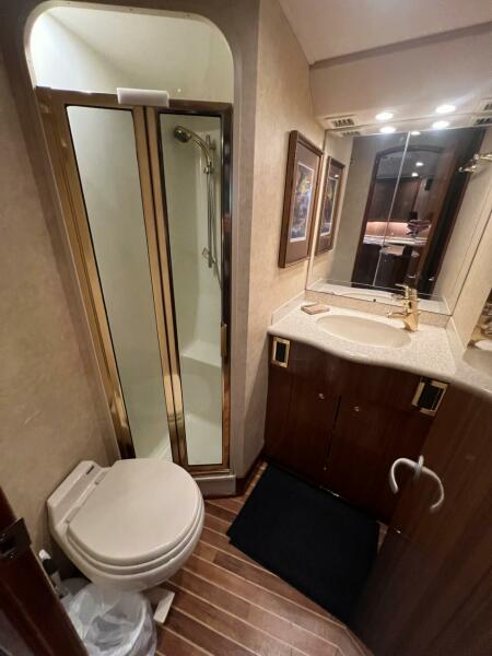 52' 2007 Viking 52 Open