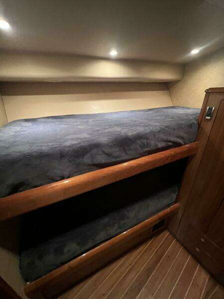 Viking 52 SILENT PARTNER - Guest Cabin