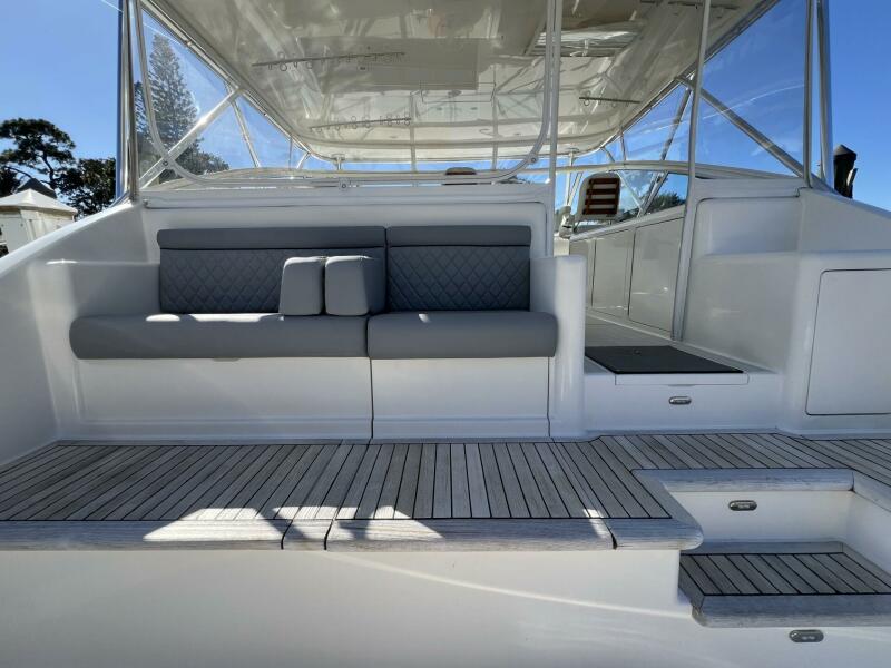 52' 2007 Viking 52 Open