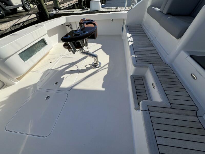 52' 2007 Viking 52 Open