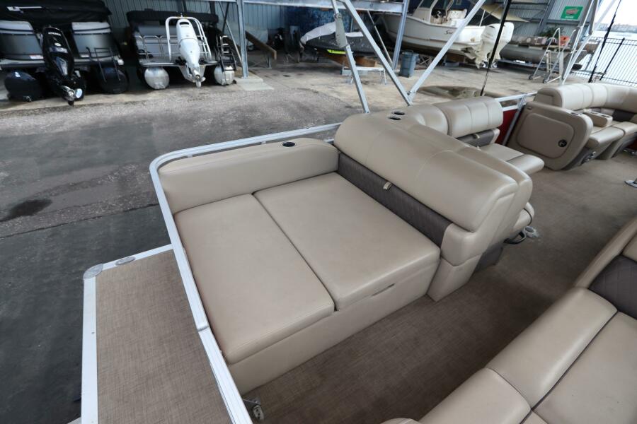 24' 2024 Sun Tracker Party Barge 22 DLX