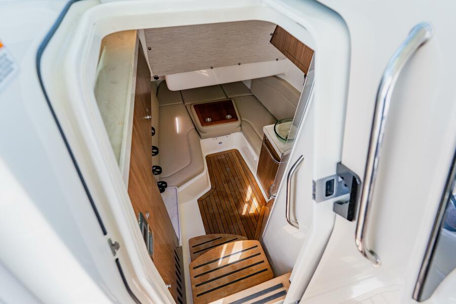 38' 2019 Boston Whaler 380 Outrage