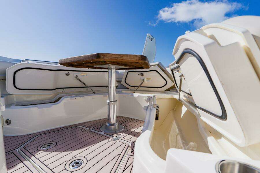 38ft Boston Whaler Yacht For Sale