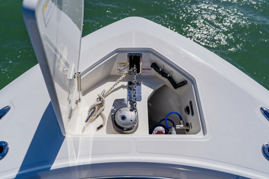 38' 2019 Boston Whaler 380 Outrage