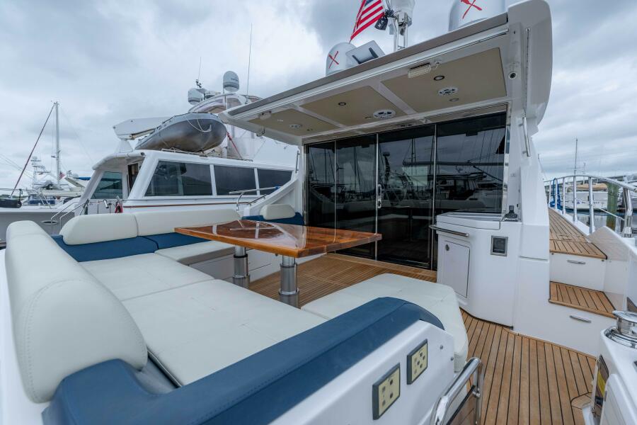 58' 2015 Azimut 55S Lithium