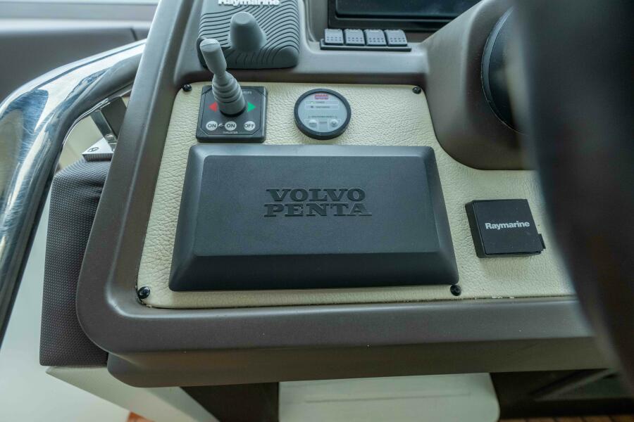 58' 2015 Azimut 55S Lithium