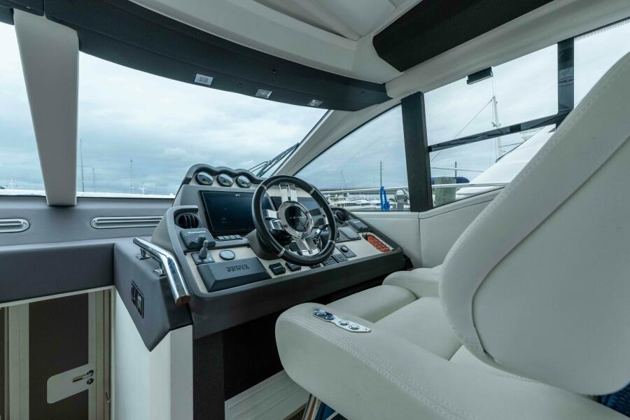 58' 2015 Azimut 55S Lithium