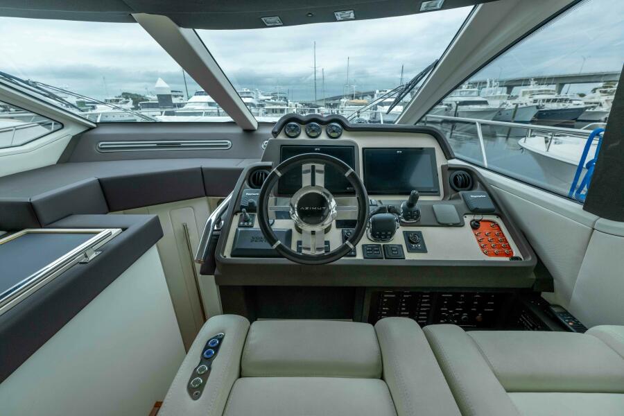 58' 2015 Azimut 55S Lithium