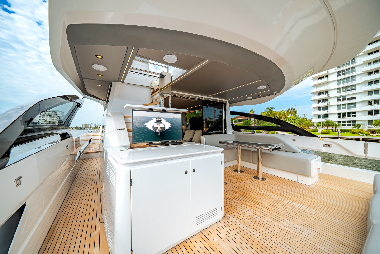80ft Azimut Yacht For Sale