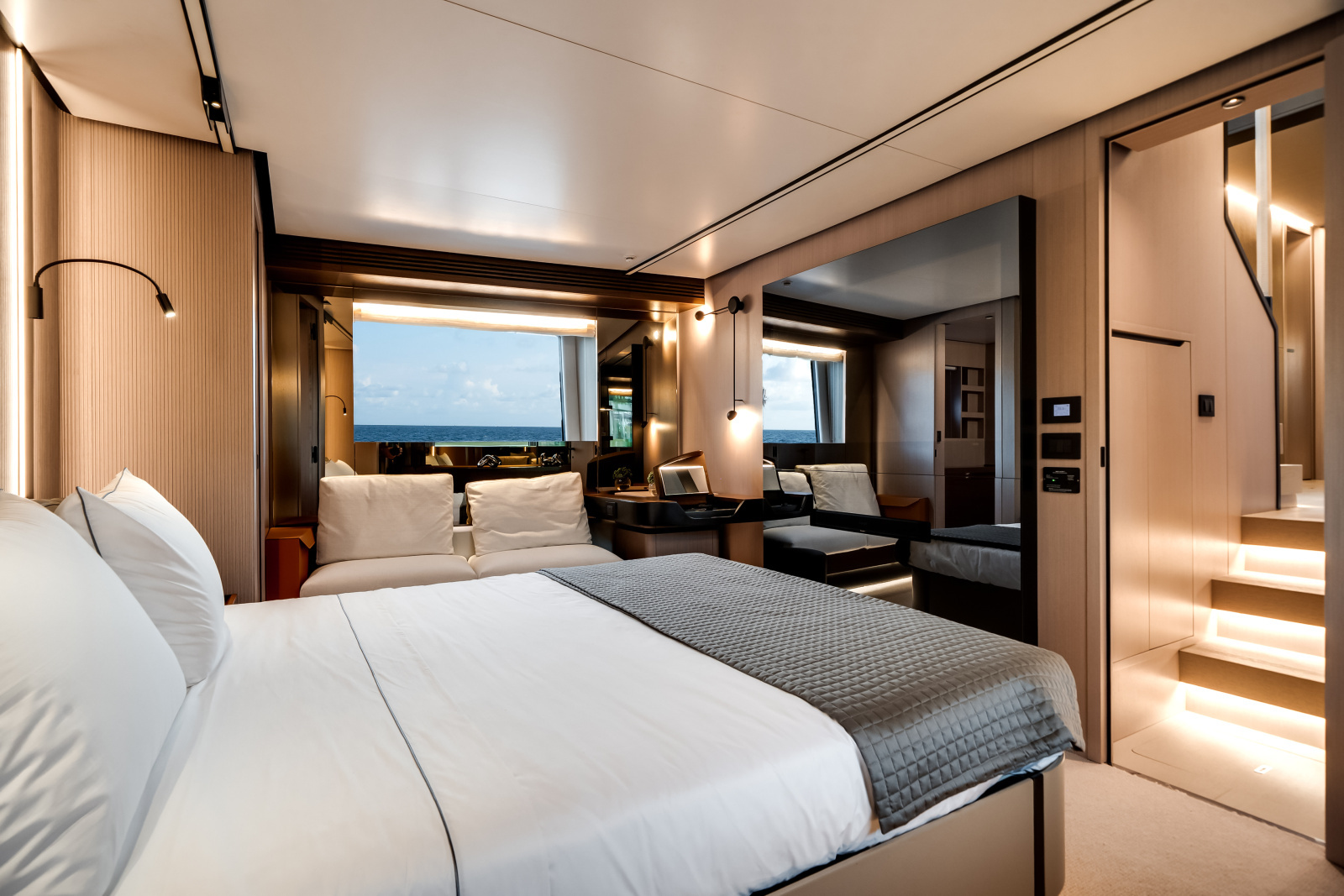 80ft Azimut Yacht For Sale