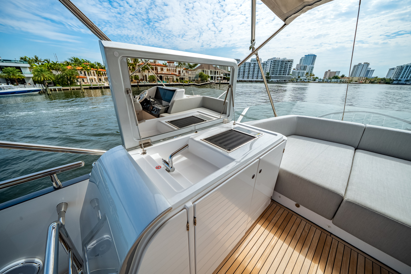 80ft Azimut Yacht For Sale