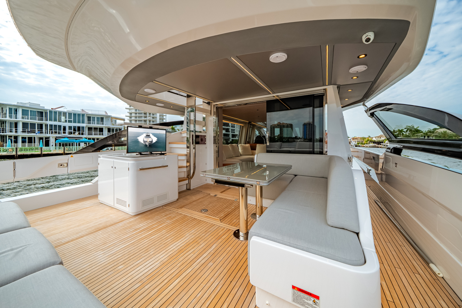 80ft Azimut Yacht For Sale