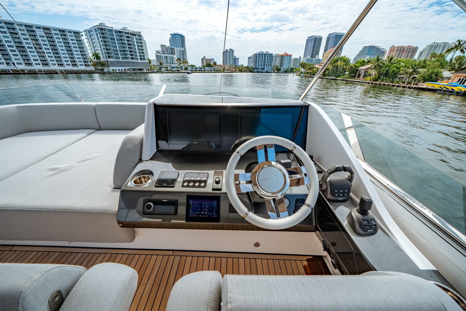 80ft Azimut Yacht For Sale