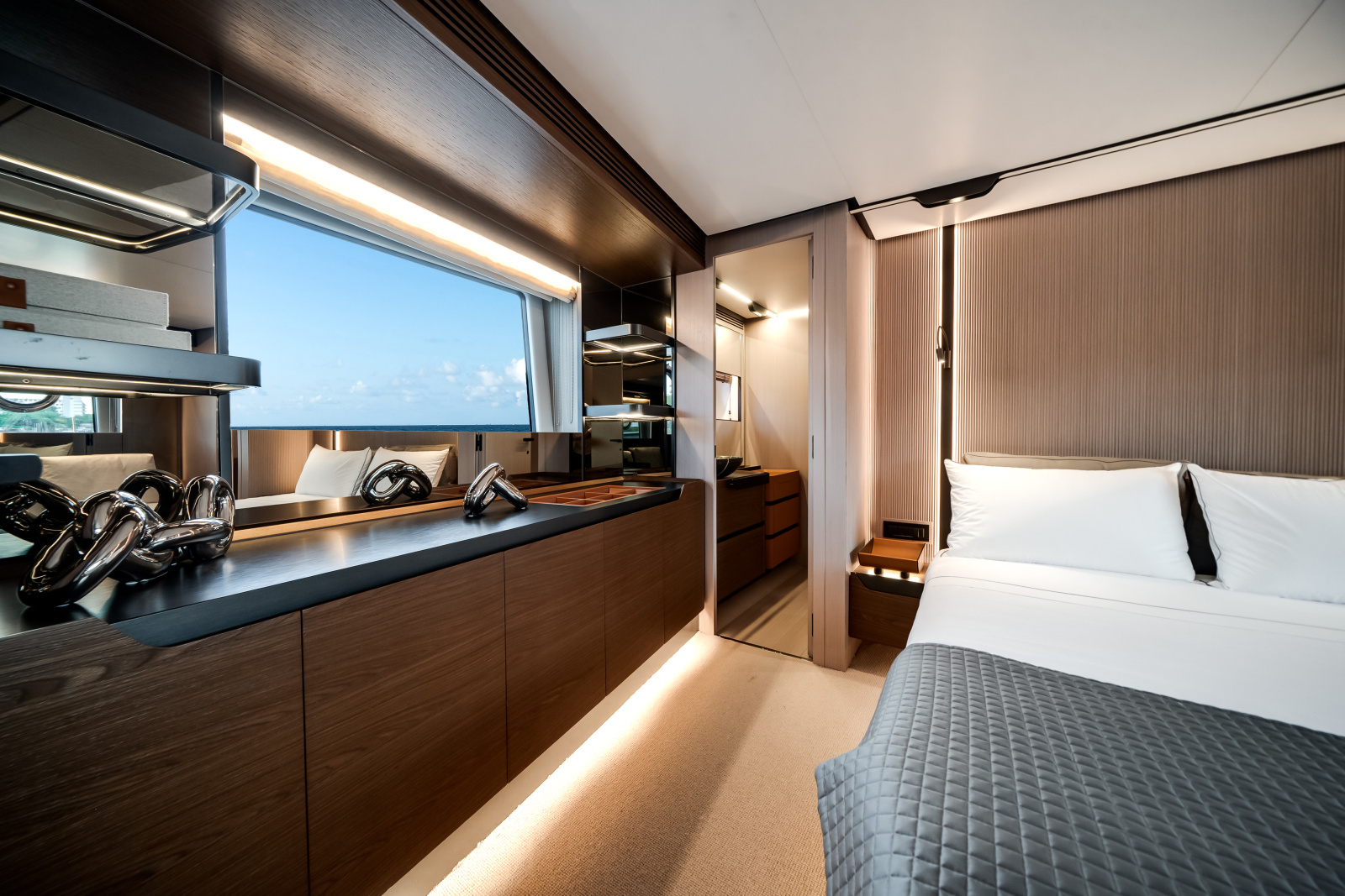 80ft Azimut Yacht For Sale