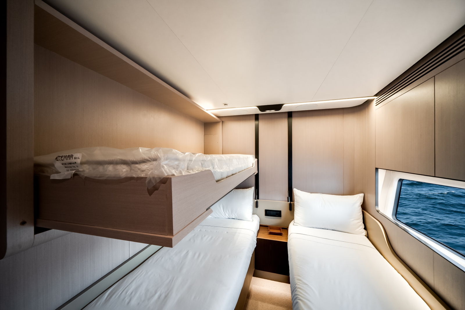80ft Azimut Yacht For Sale