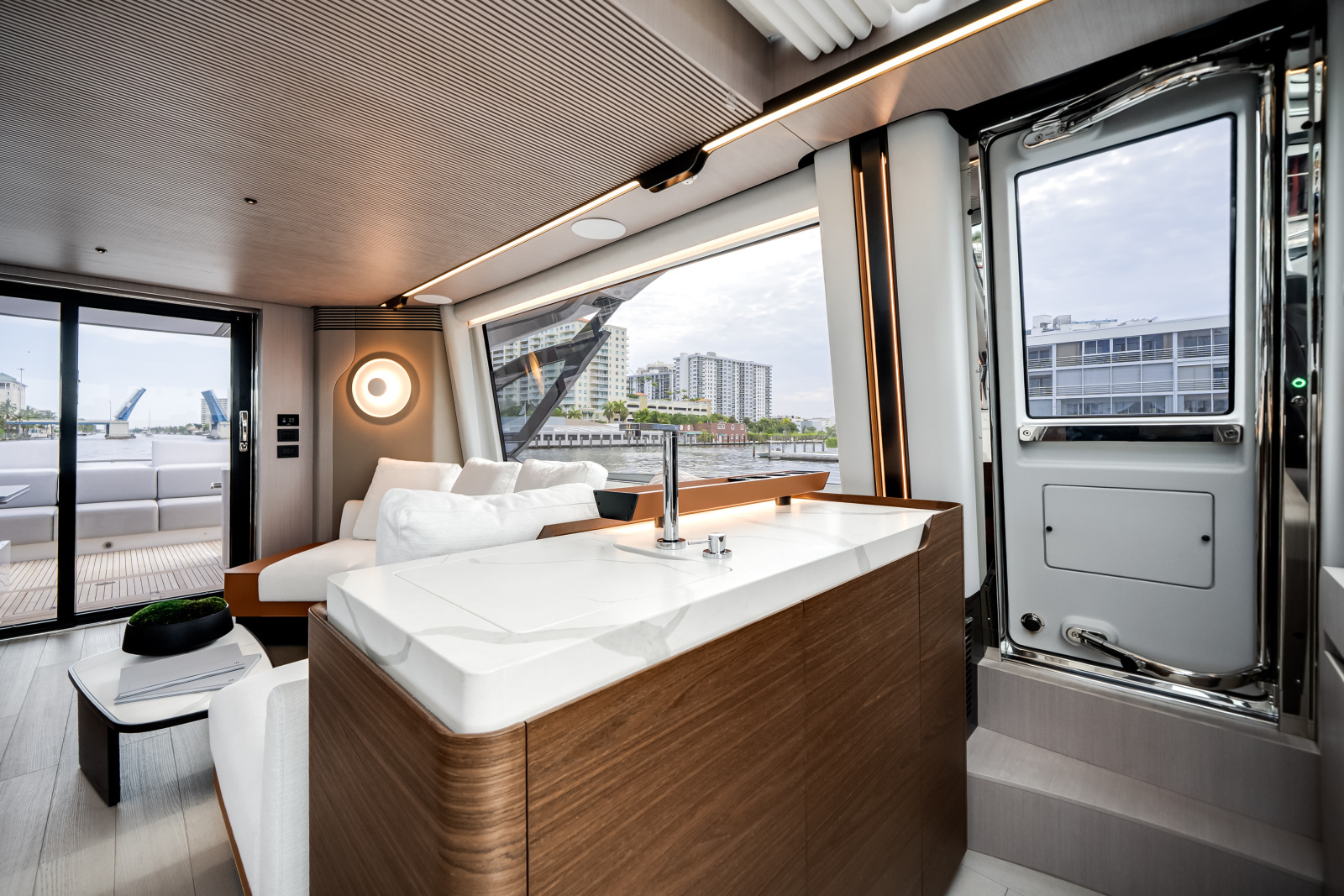 80ft Azimut Yacht For Sale