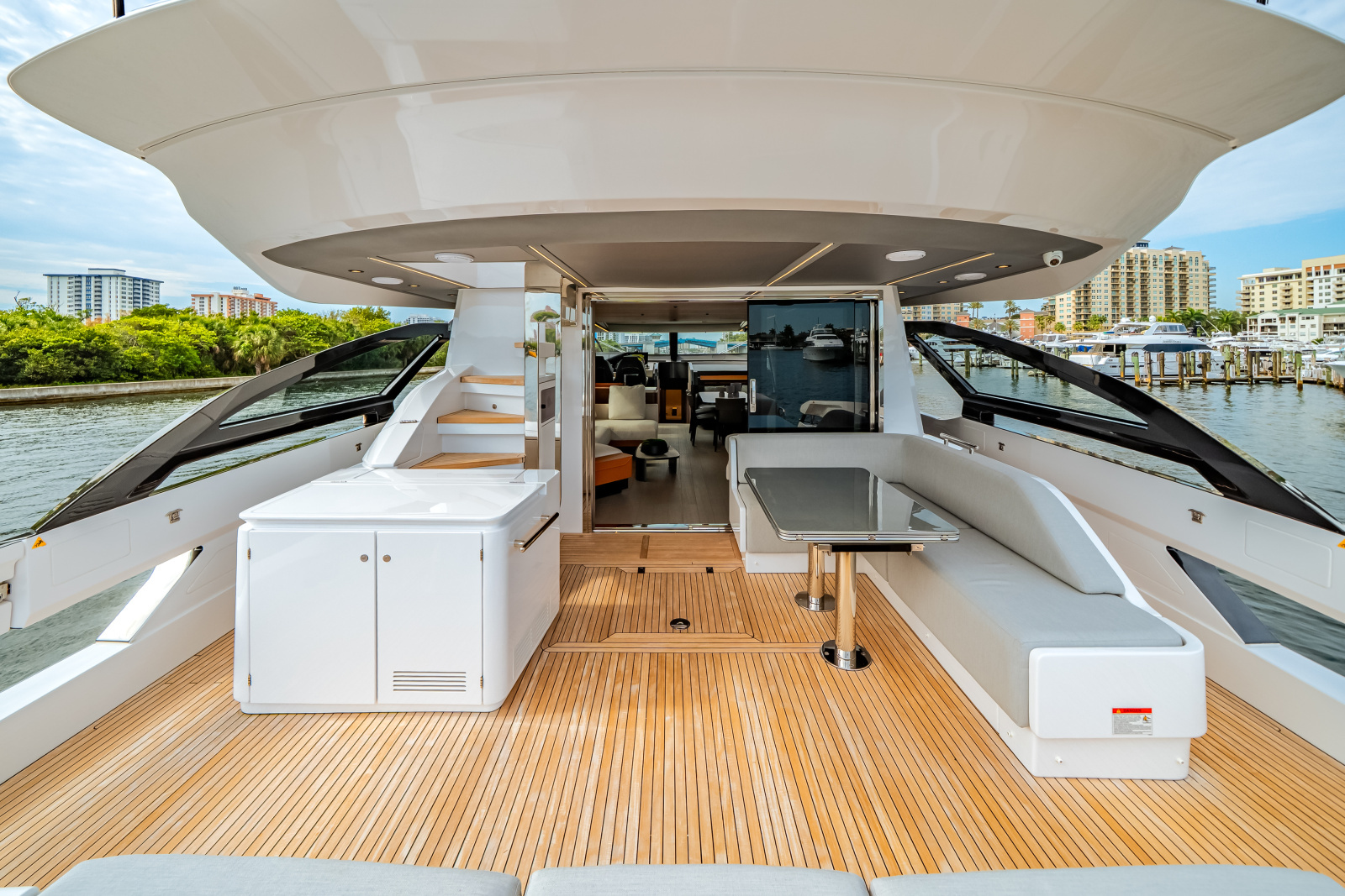 80ft Azimut Yacht For Sale