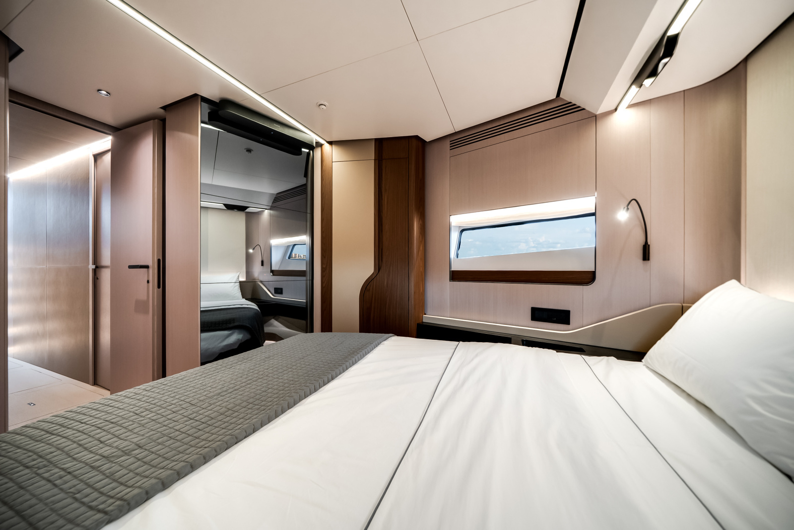80ft Azimut Yacht For Sale