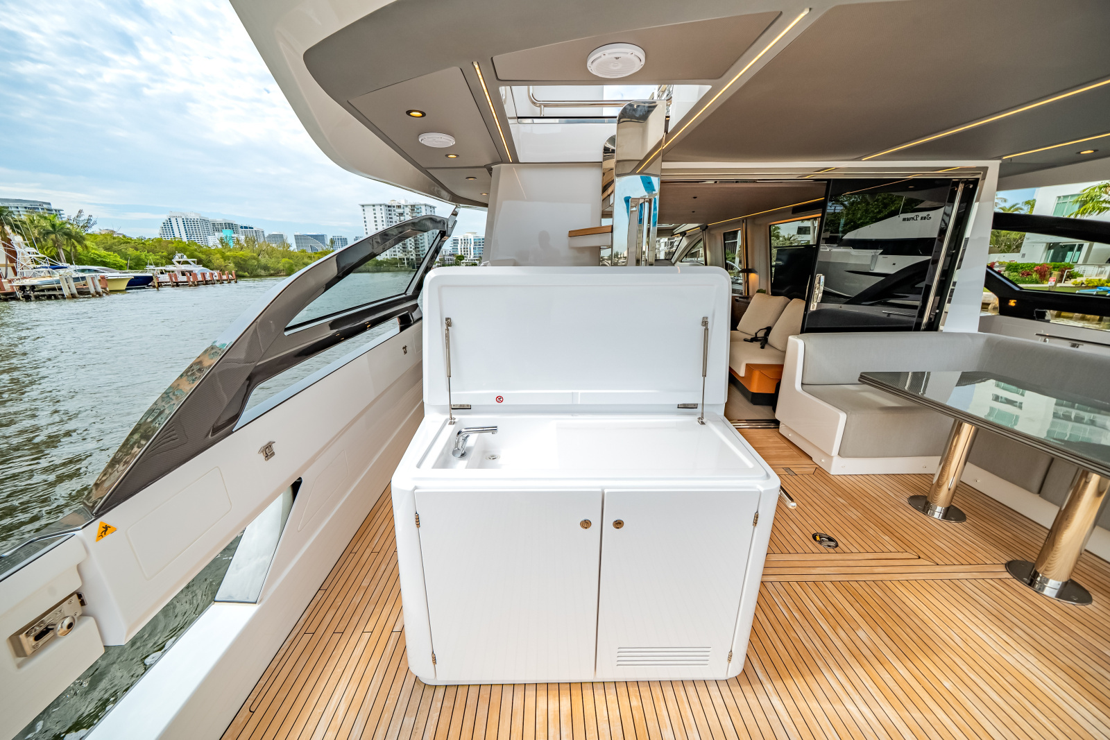 80ft Azimut Yacht For Sale